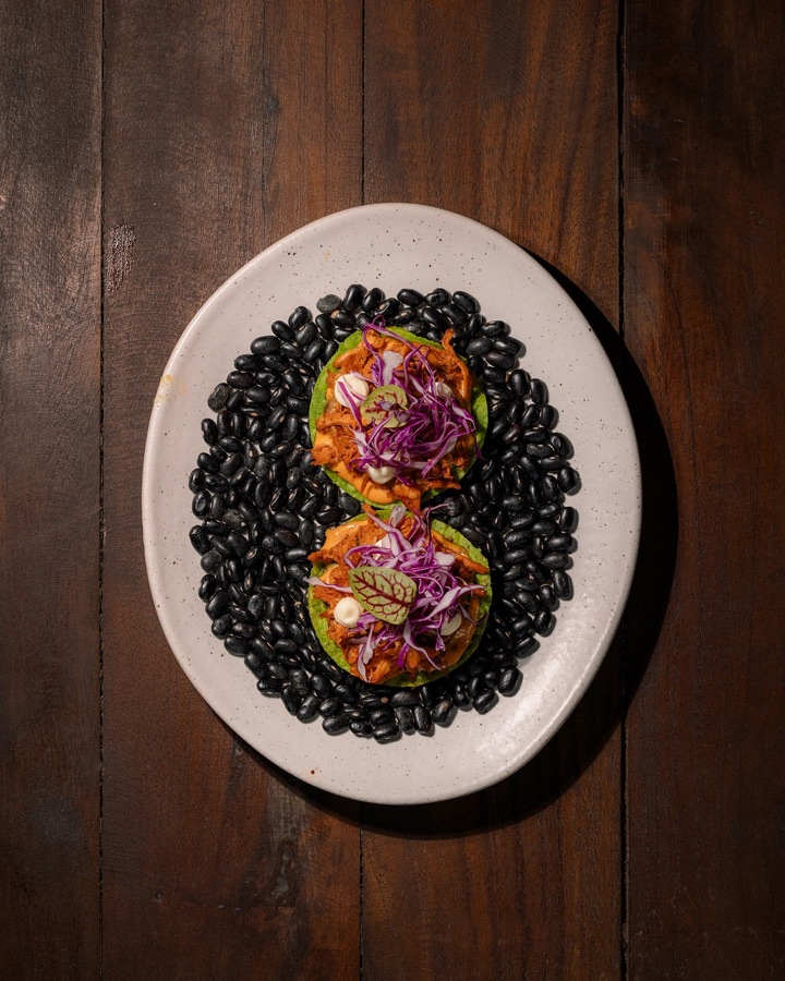 Latin-inspired dish served on ceramic at Té Kila